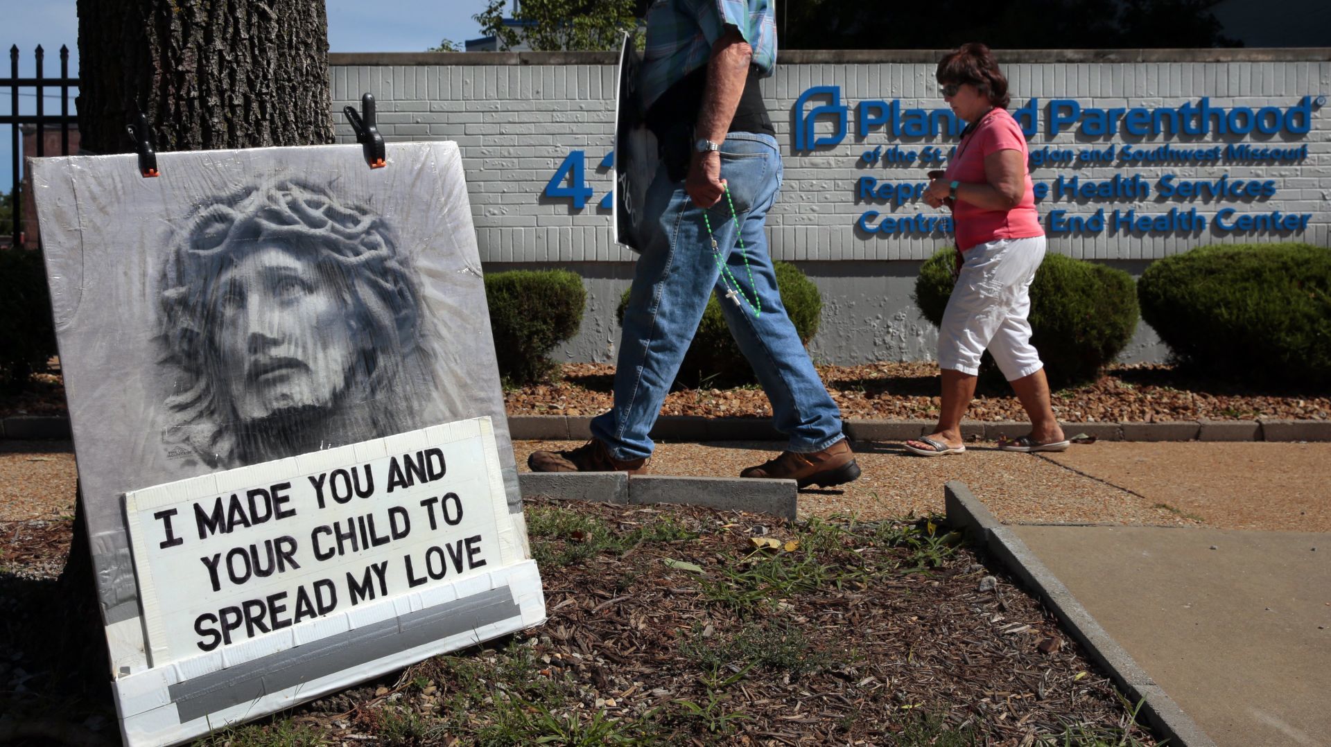 Abortion ban after 8 weeks blocked by federal judge